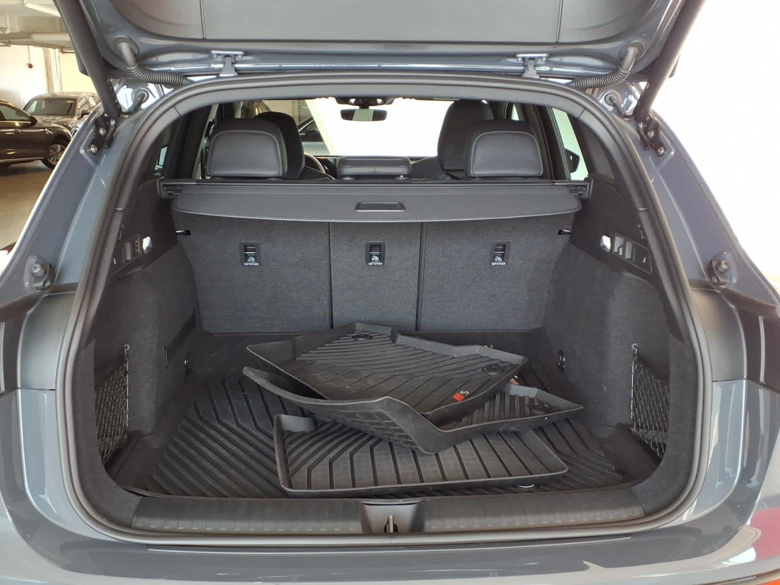 2025 Audi SQ6 e-tron Prestige quattro