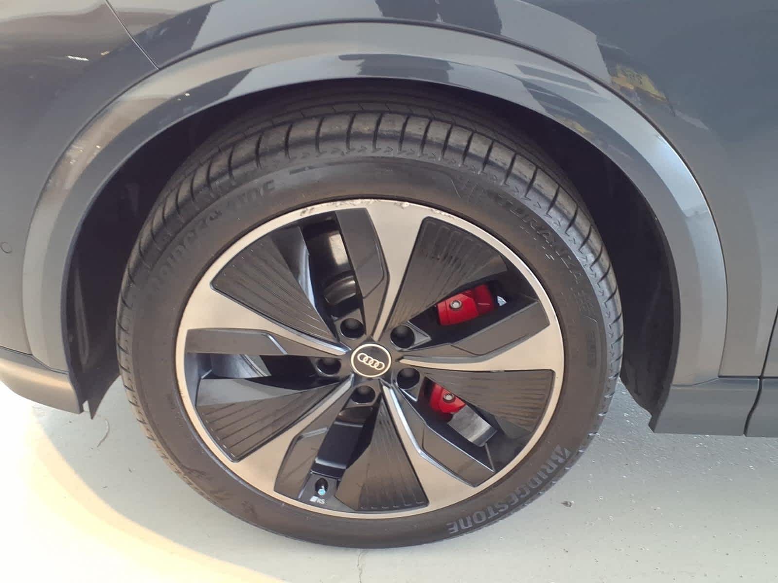2025 Audi SQ6 e-tron Prestige quattro