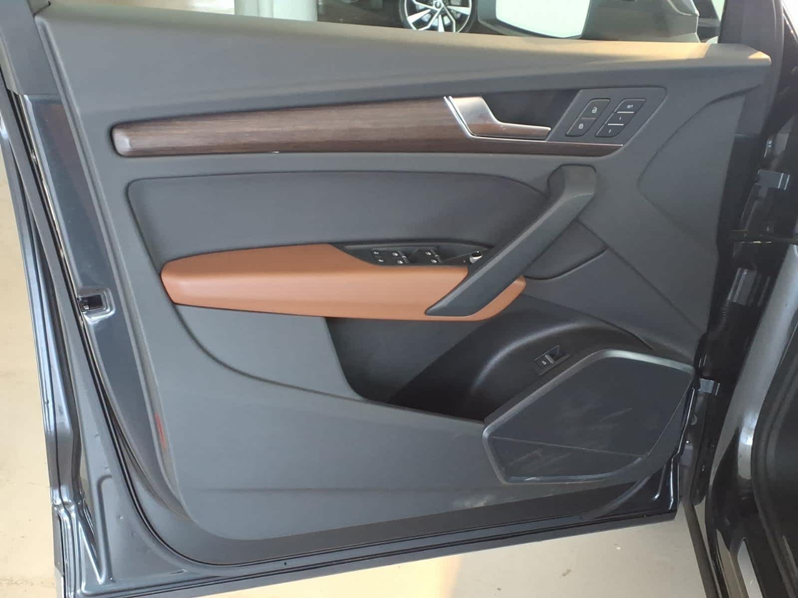 2024 Audi Q5 Premium 40 TFSI quattro