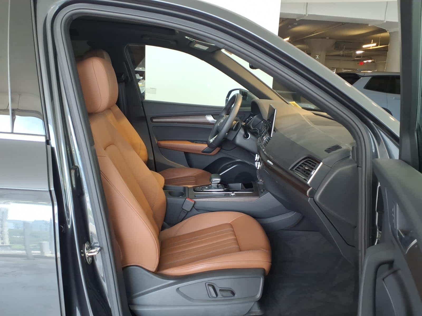2024 Audi Q5 Premium 40 TFSI quattro