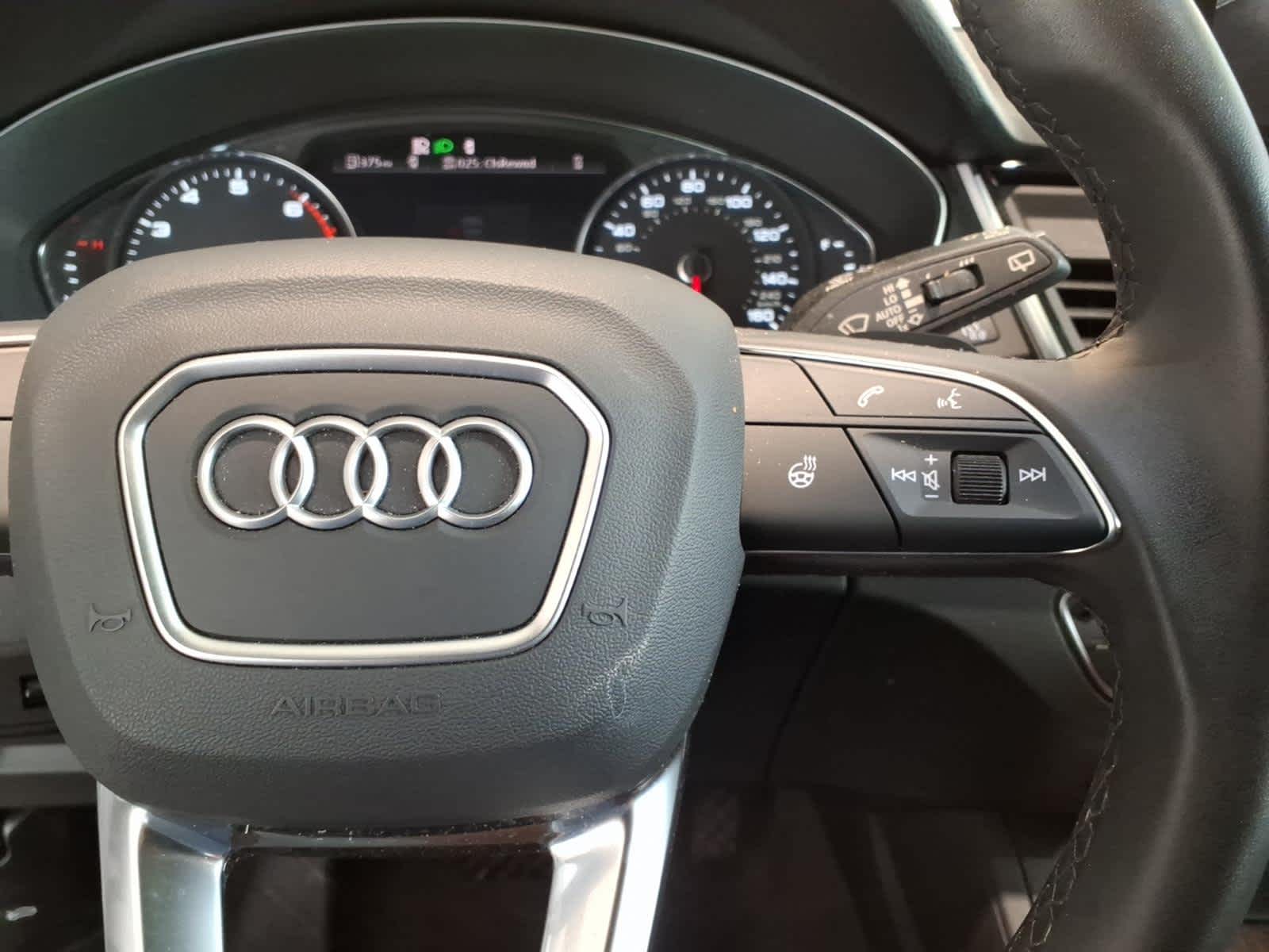 2023 Audi Q5 Premium 40 TFSI quattro