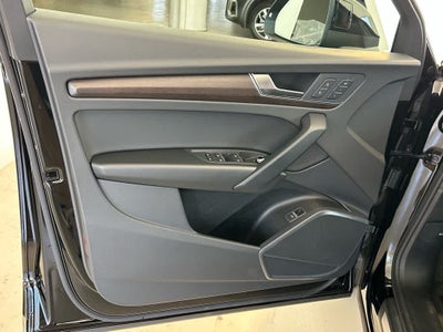 2025 Audi Q5 Premium 40 TFSI quattro