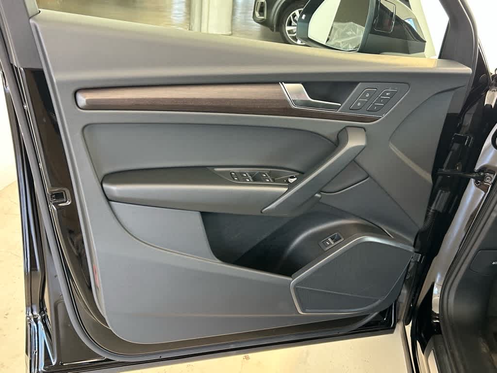 2025 Audi Q5 Premium 40 TFSI quattro