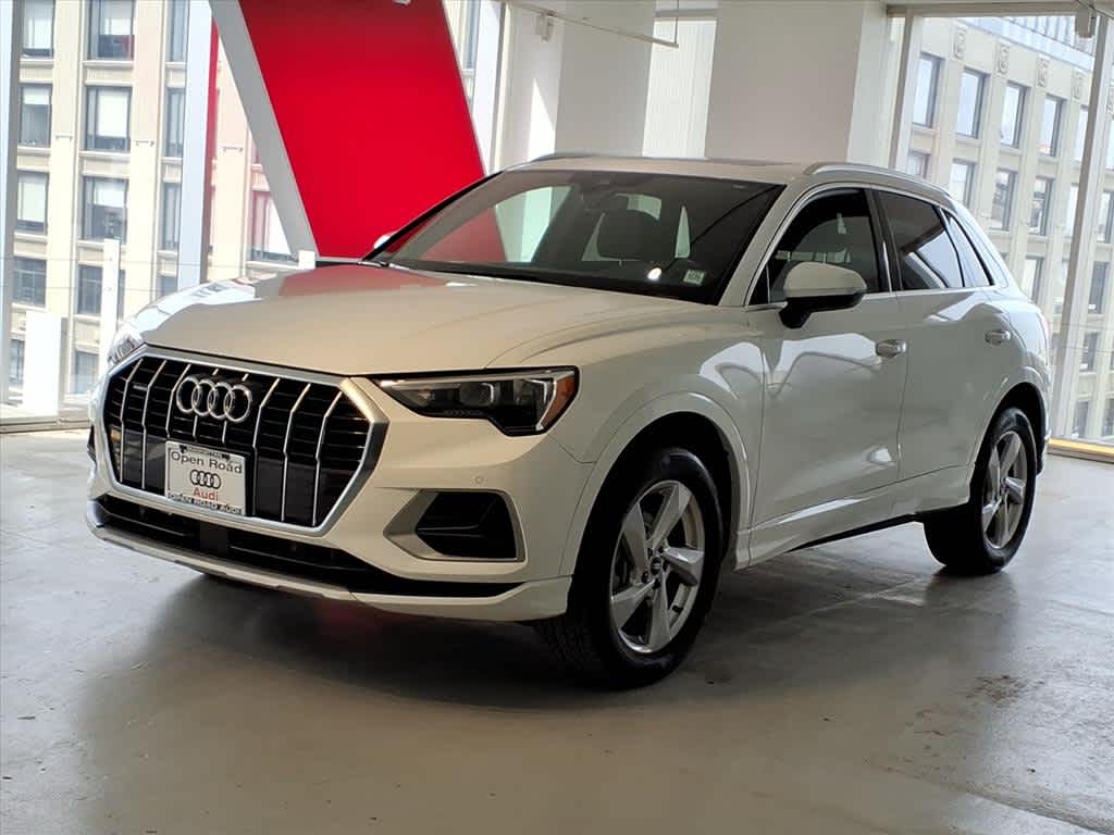 2022 Audi Q3 Premium 40 TFSI quattro