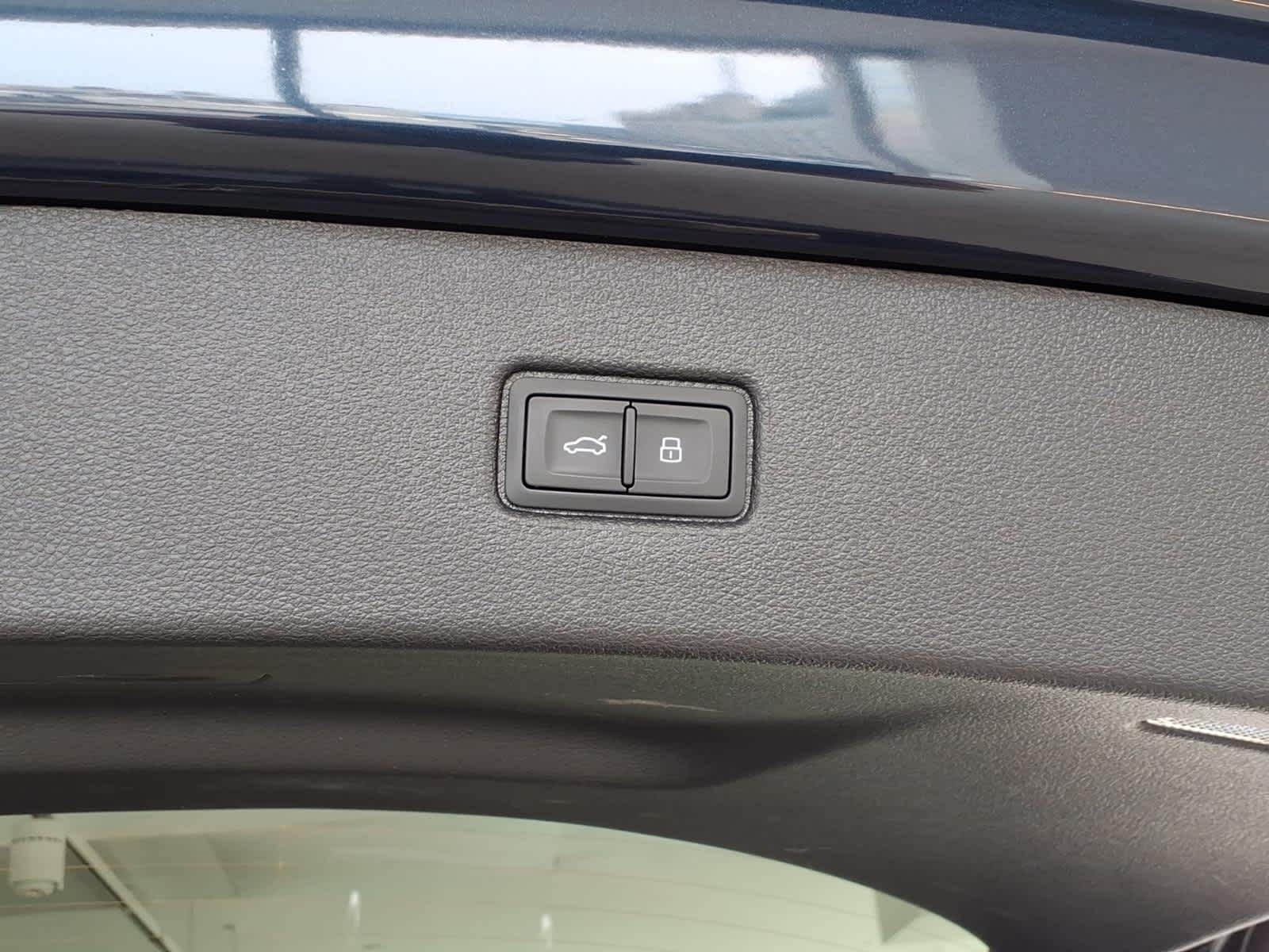 2026 Audi Q7 Premium 55 quattro *Ltd Avail*
