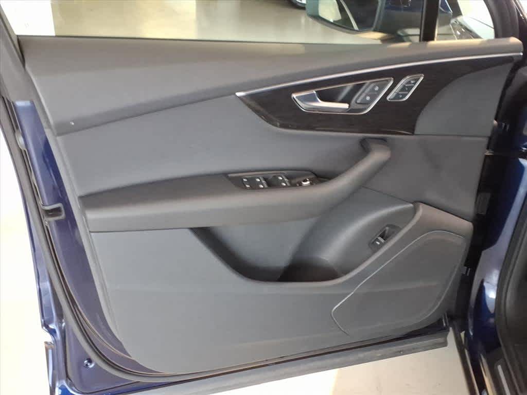 2023 Audi Q7 Premium 55 TFSI quattro