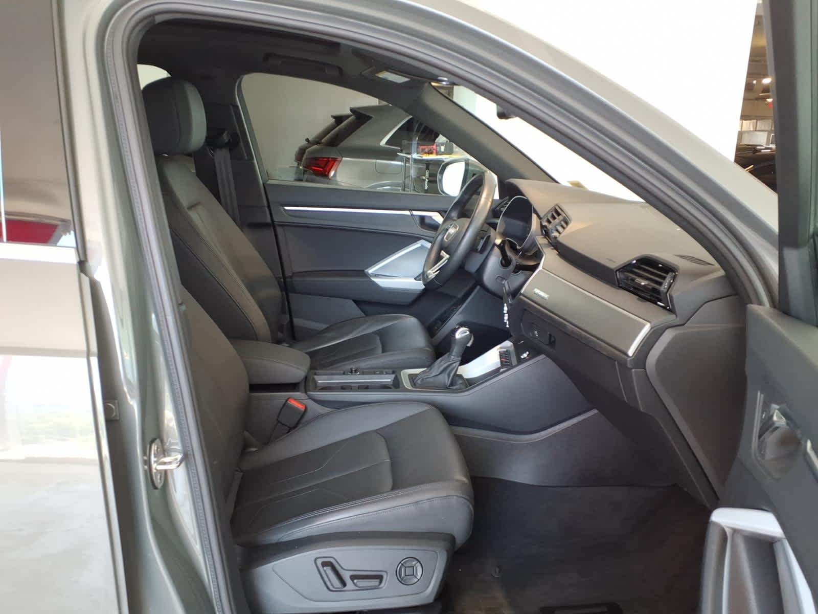 2023 Audi Q3 S line Premium 45 TFSI quattro