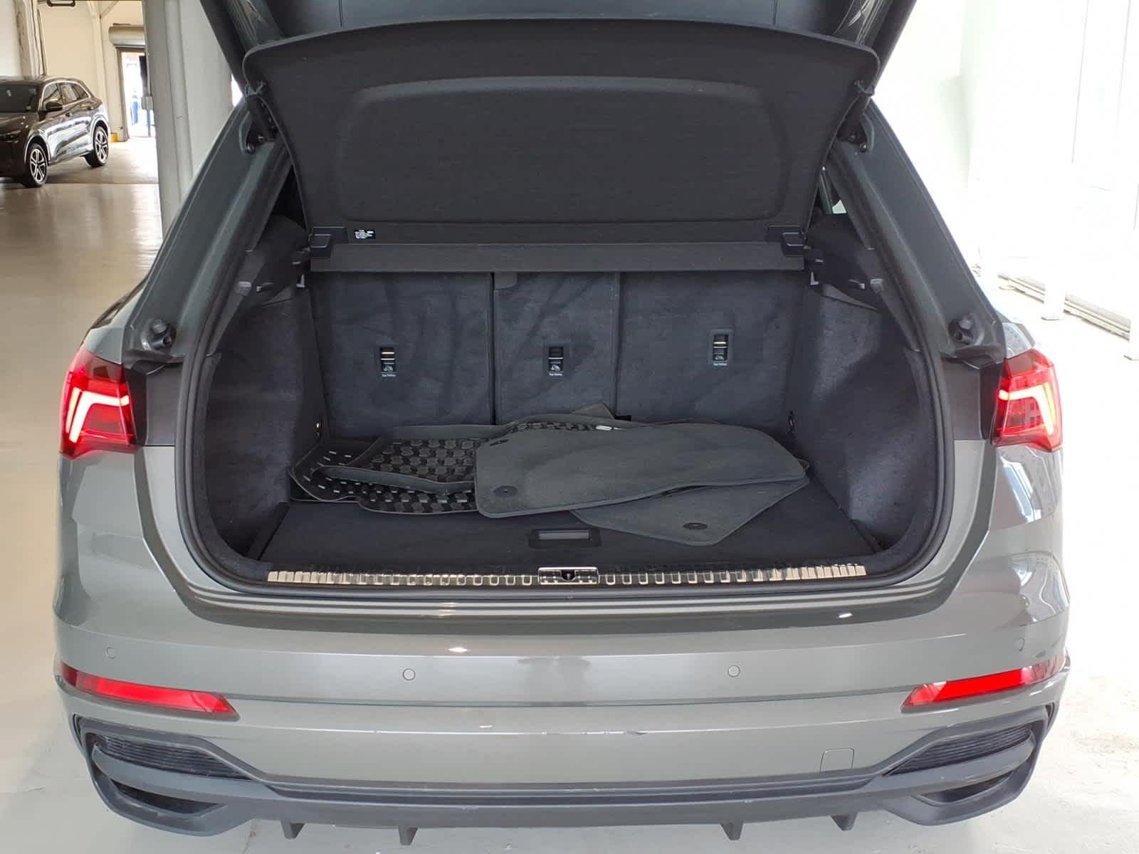 2024 Audi Q3 S line Premium 45 TFSI quattro