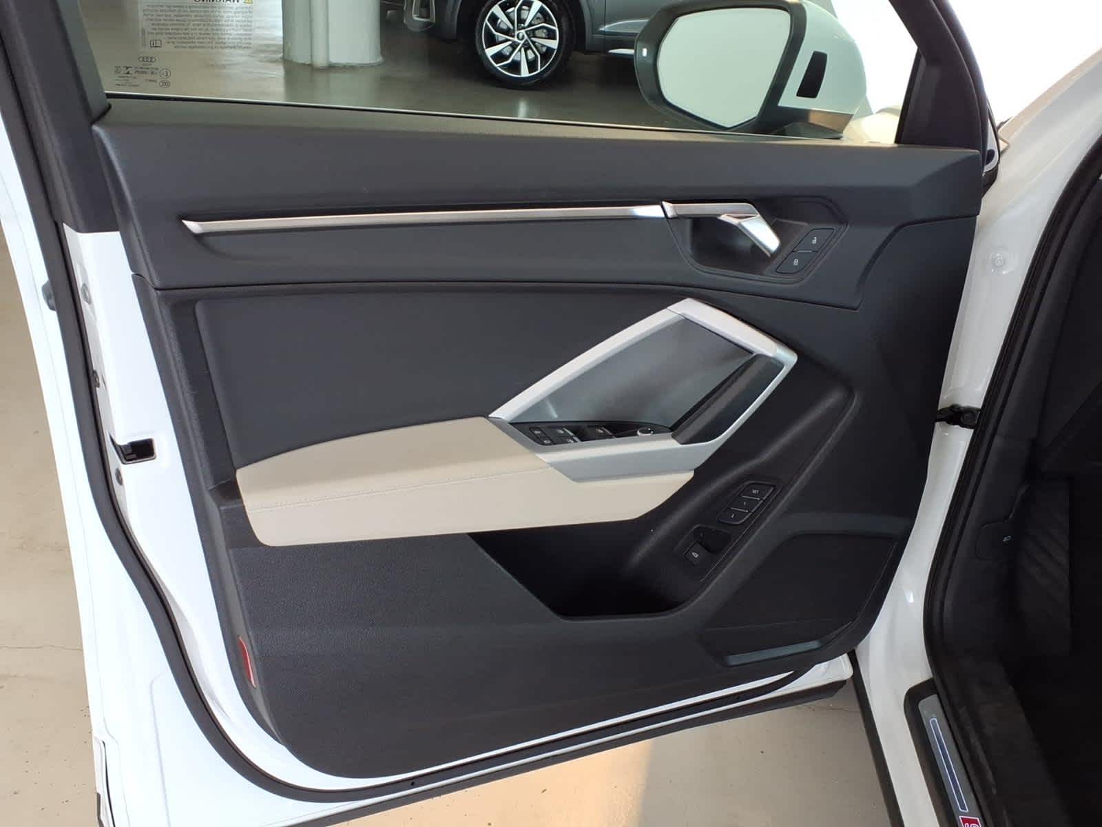2023 Audi Q3 S line Premium 45 TFSI quattro