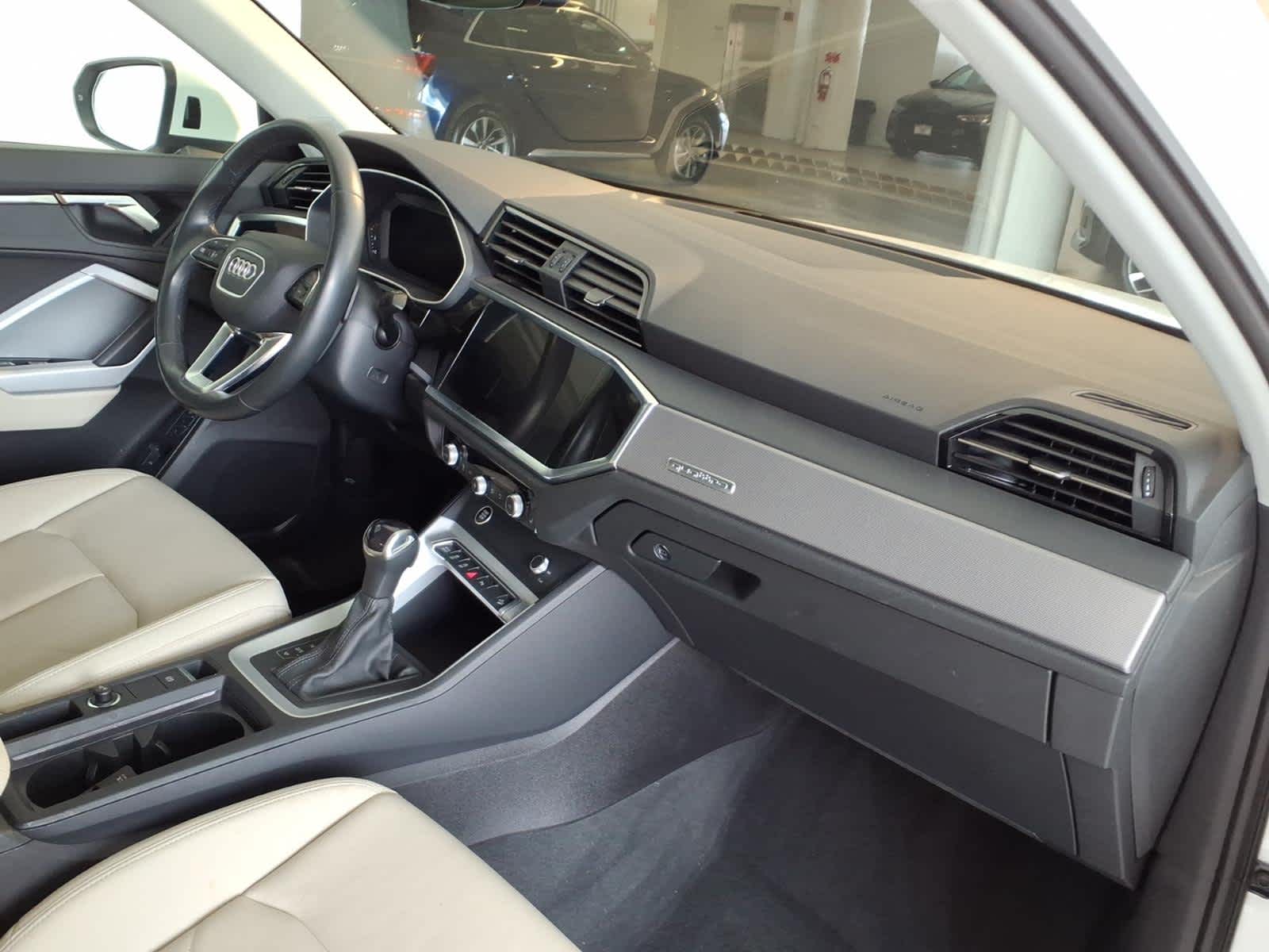 2023 Audi Q3 S line Premium 45 TFSI quattro
