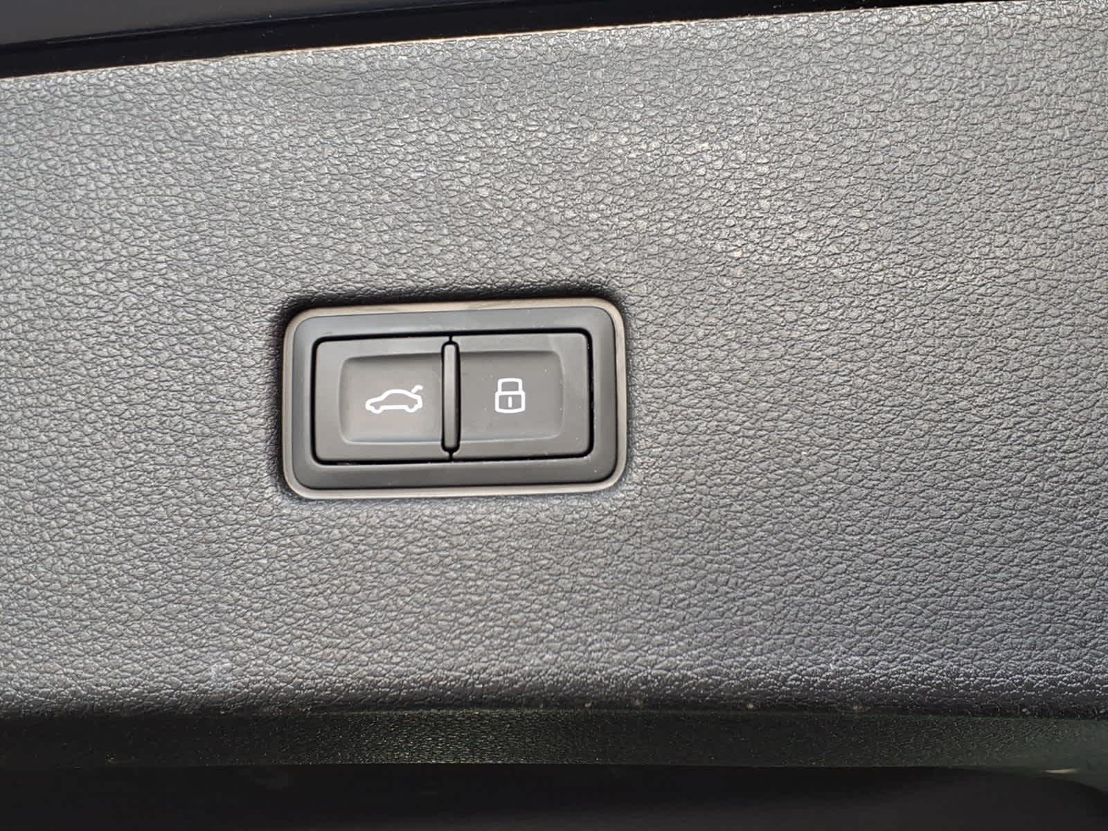2026 Audi Q8 Premium Plus quattro *Ltd Avail*