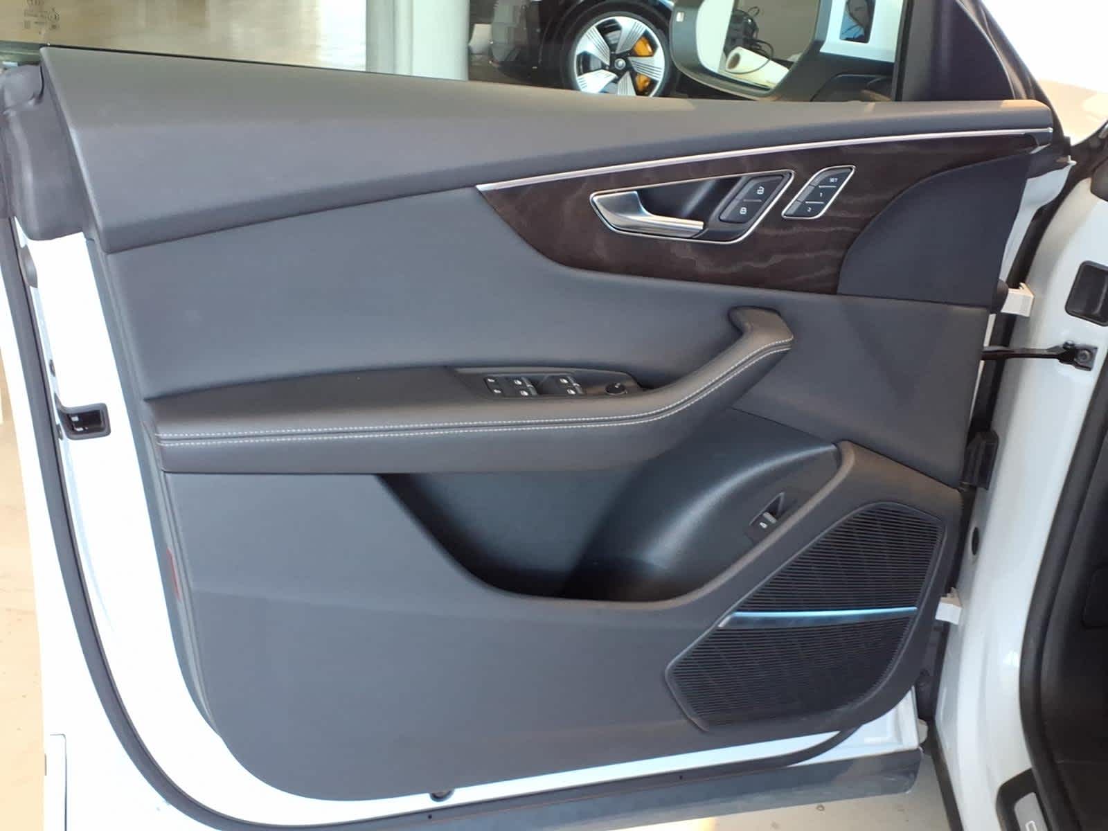 2023 Audi Q8 Premium Plus 55 TFSI quattro