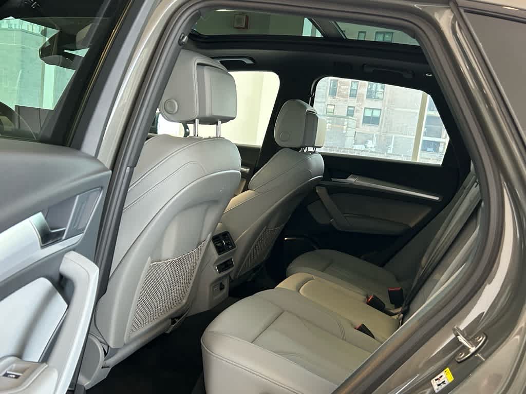 2025 Audi Q5 S line Premium 45 TFSI quattro