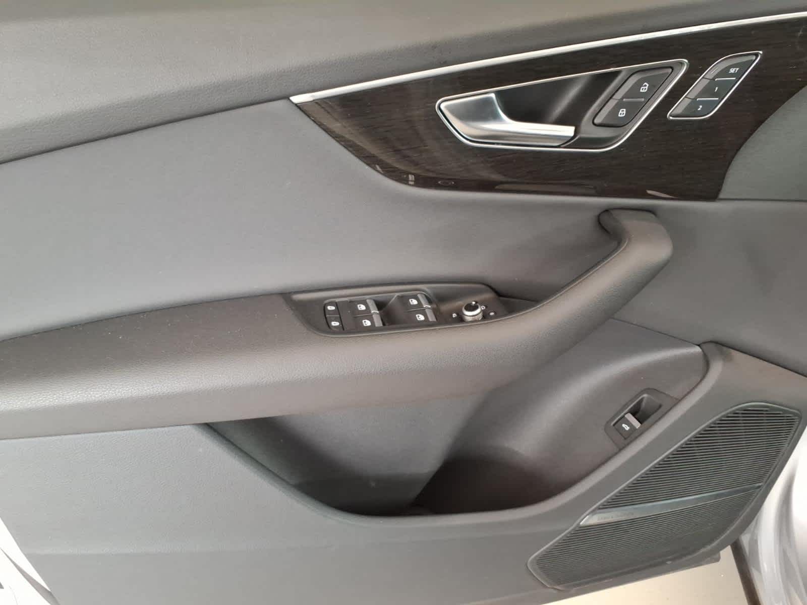 2022 Audi Q7 Premium Plus 45 TFSI quattro