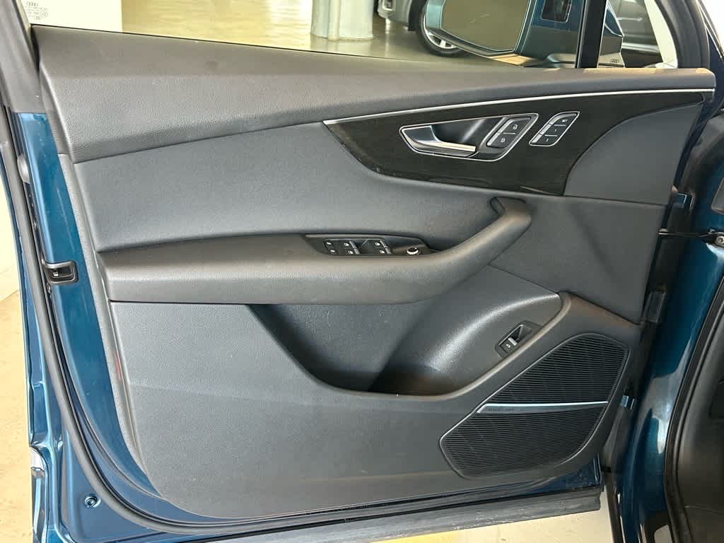 2022 Audi Q7 Premium Plus 55 TFSI quattro