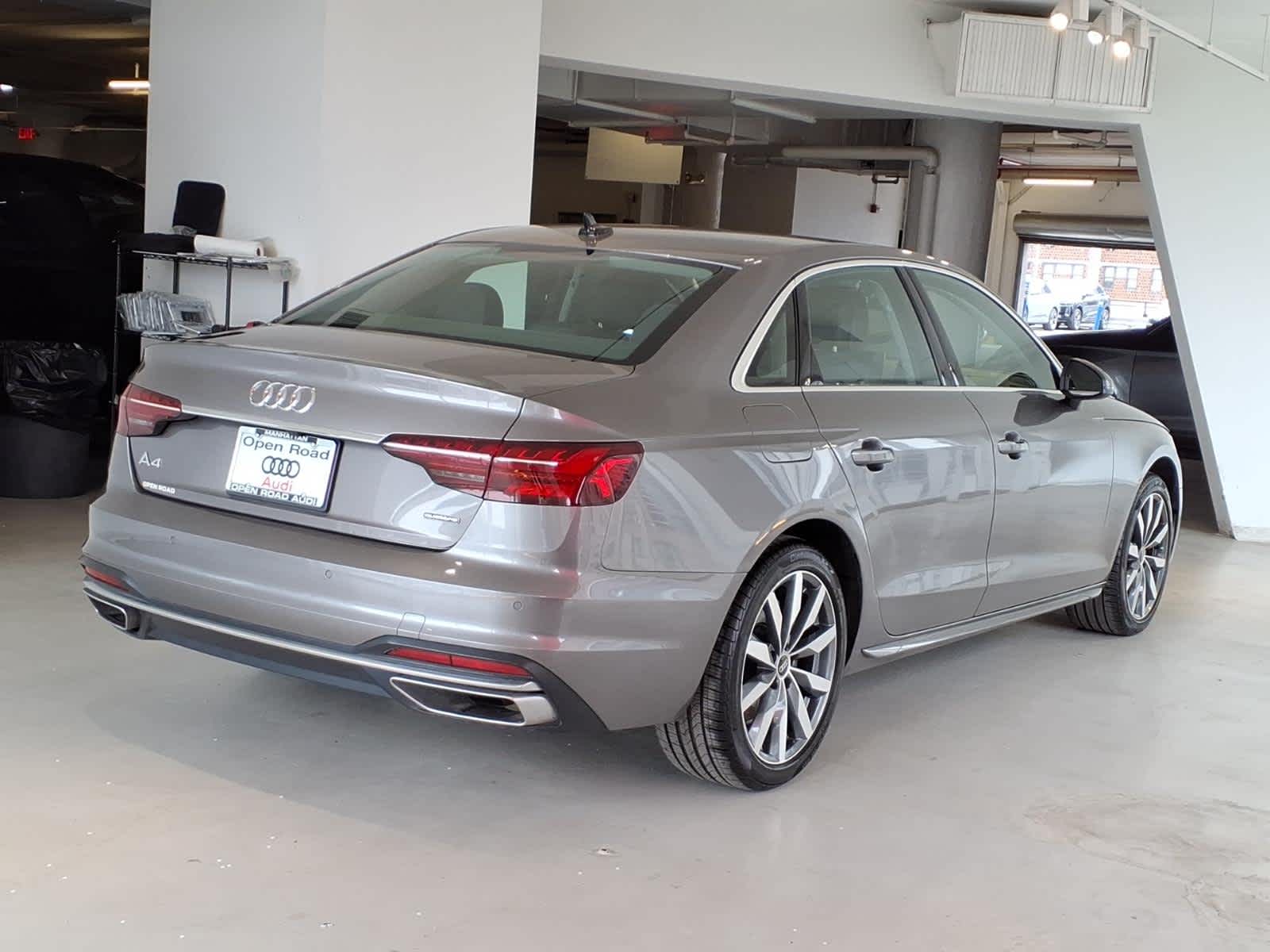 2022 Audi A4 Premium 40 TFSI quattro