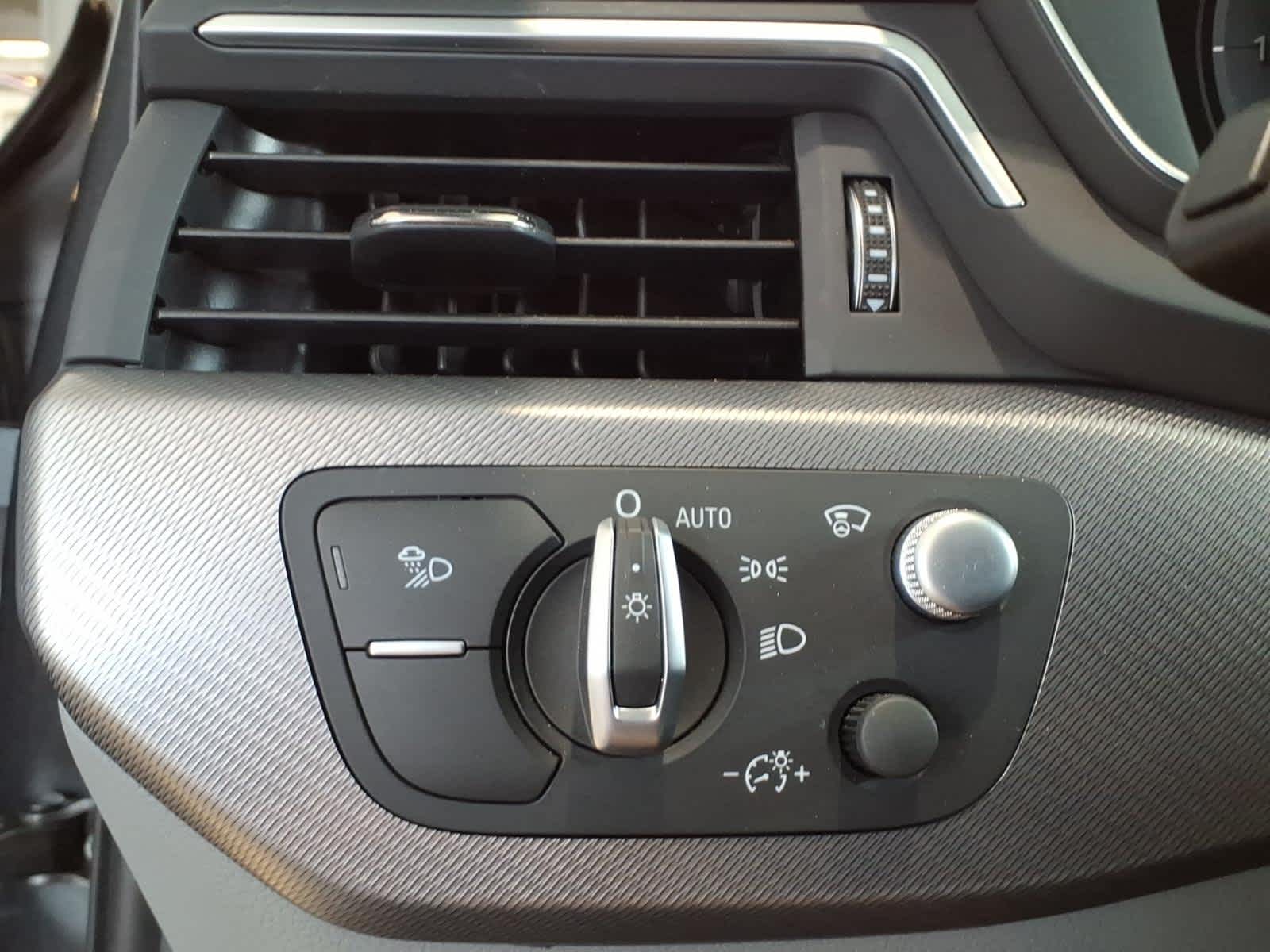 2023 Audi A4 S line Prestige 45 TFSI quattro
