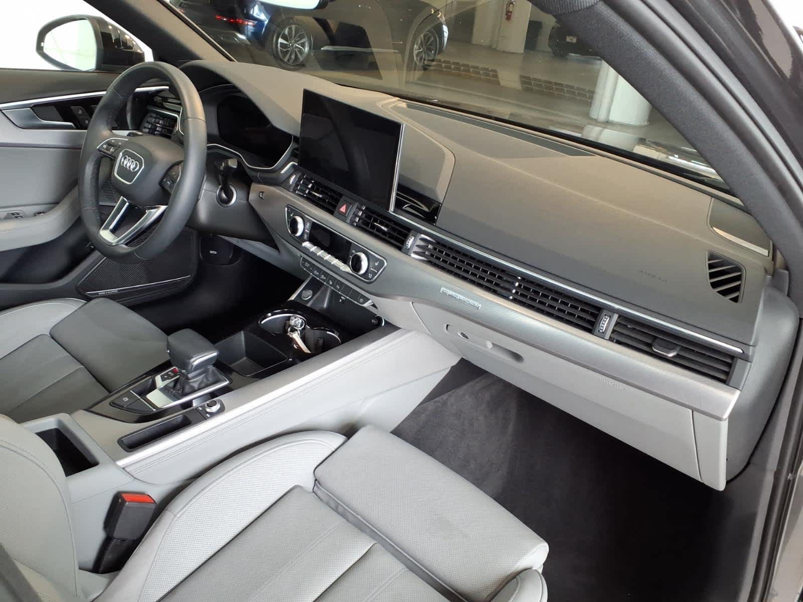 2023 Audi A4 S line Prestige 45 TFSI quattro