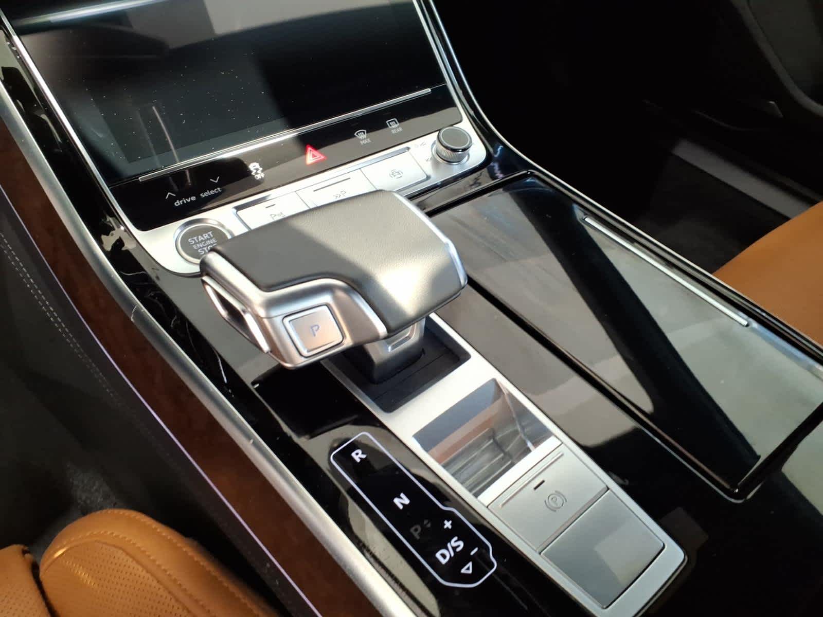 2025 Audi A8 L 55 TFSI quattro