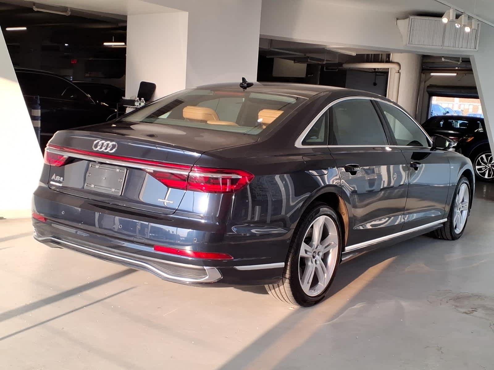 2025 Audi A8 L 55 TFSI quattro