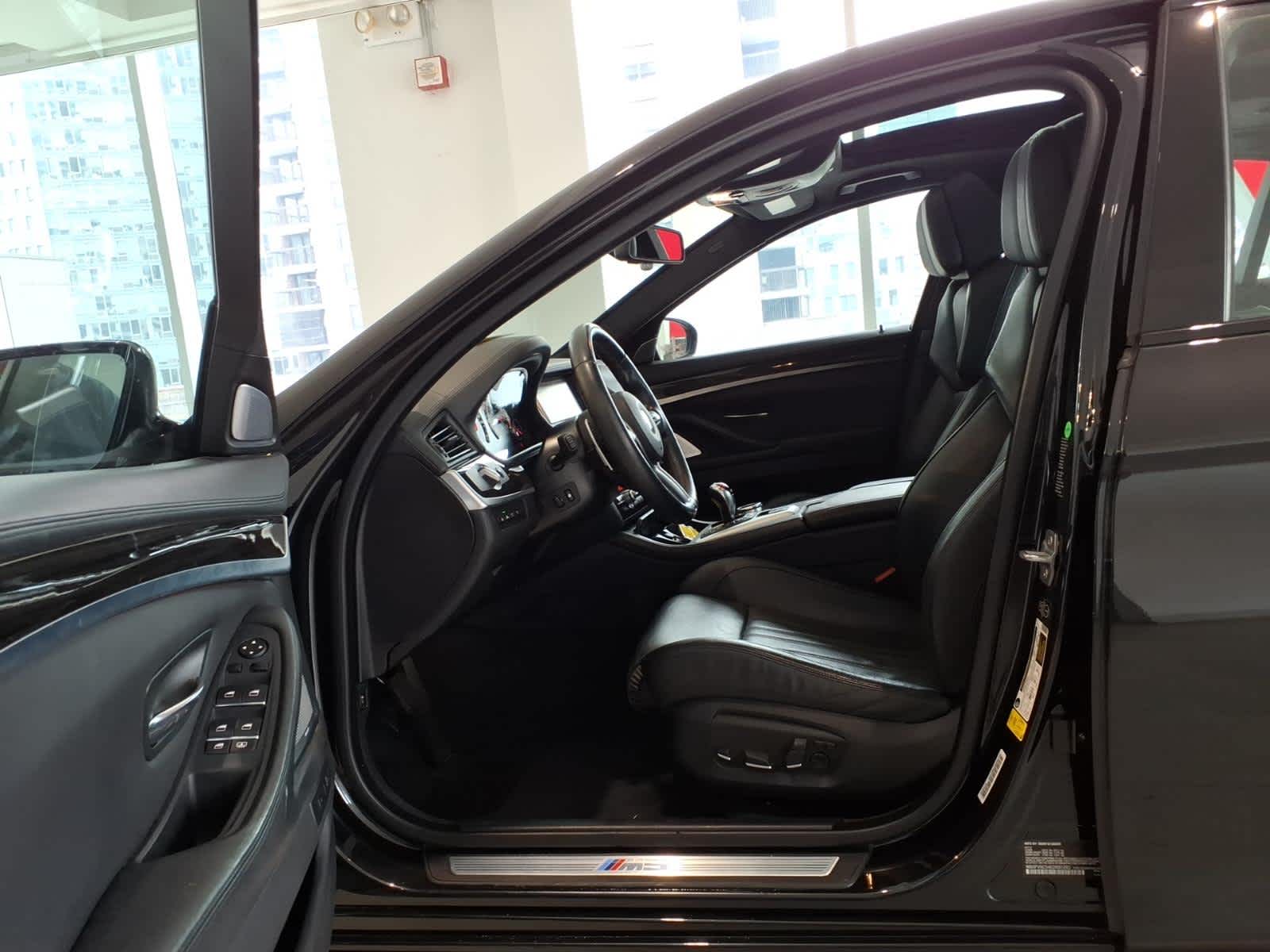 2014 BMW M5 4dr Sdn