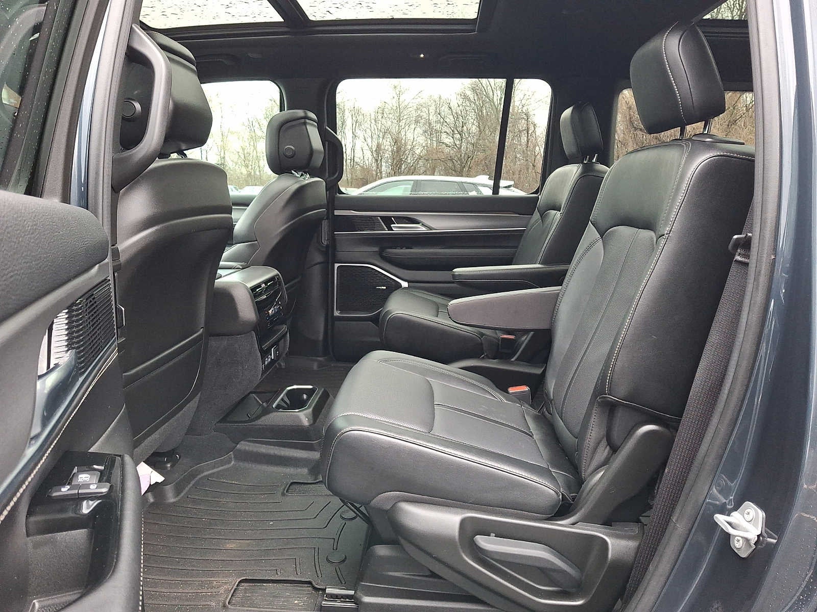 2023 Jeep Wagoneer Series II Carbide 4x4