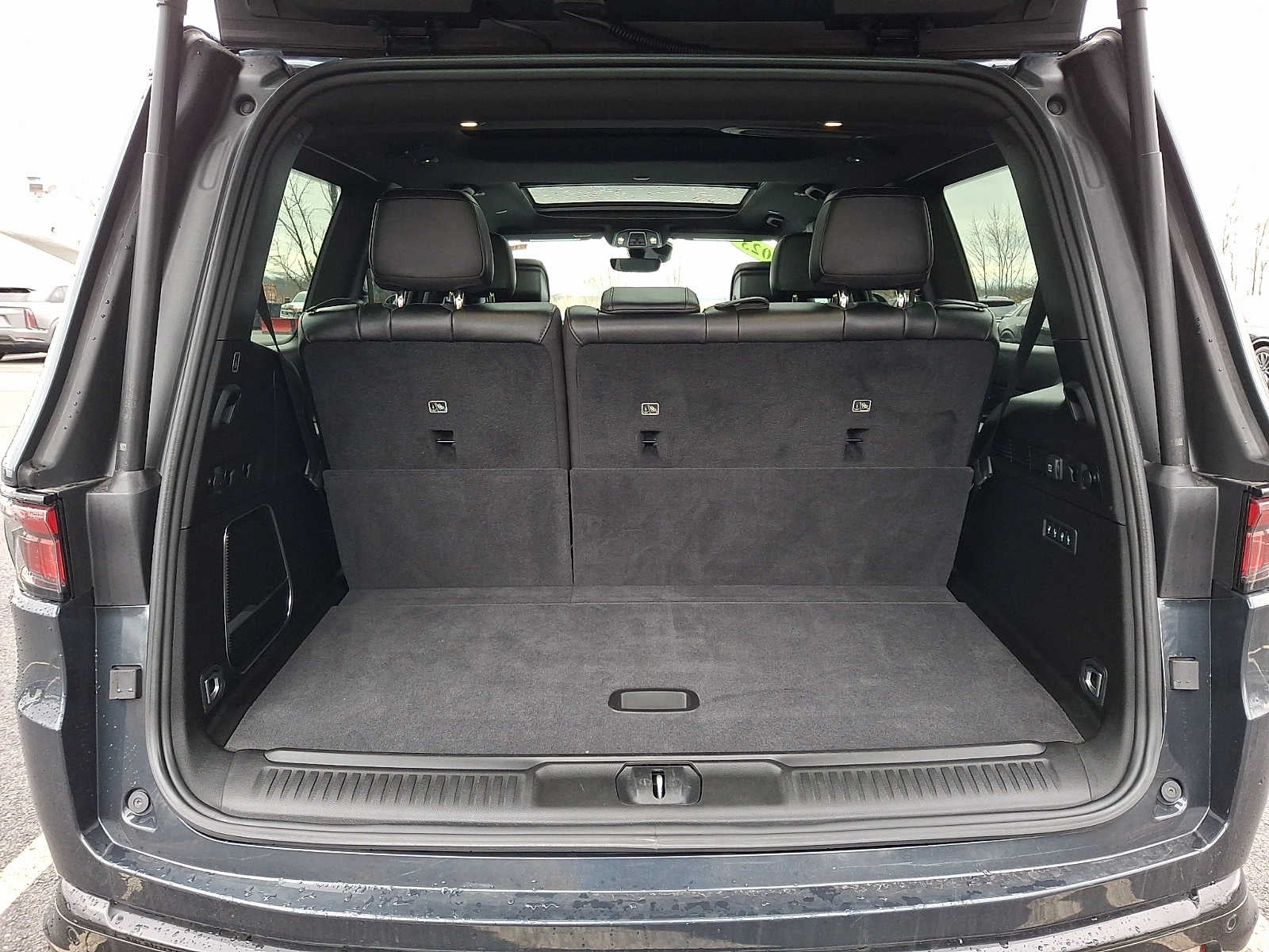 2023 Jeep Wagoneer Series II Carbide 4x4