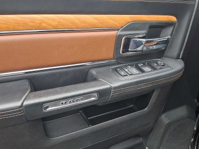 2017 RAM 1500 Longhorn 4x4 Crew Cab 57 Box