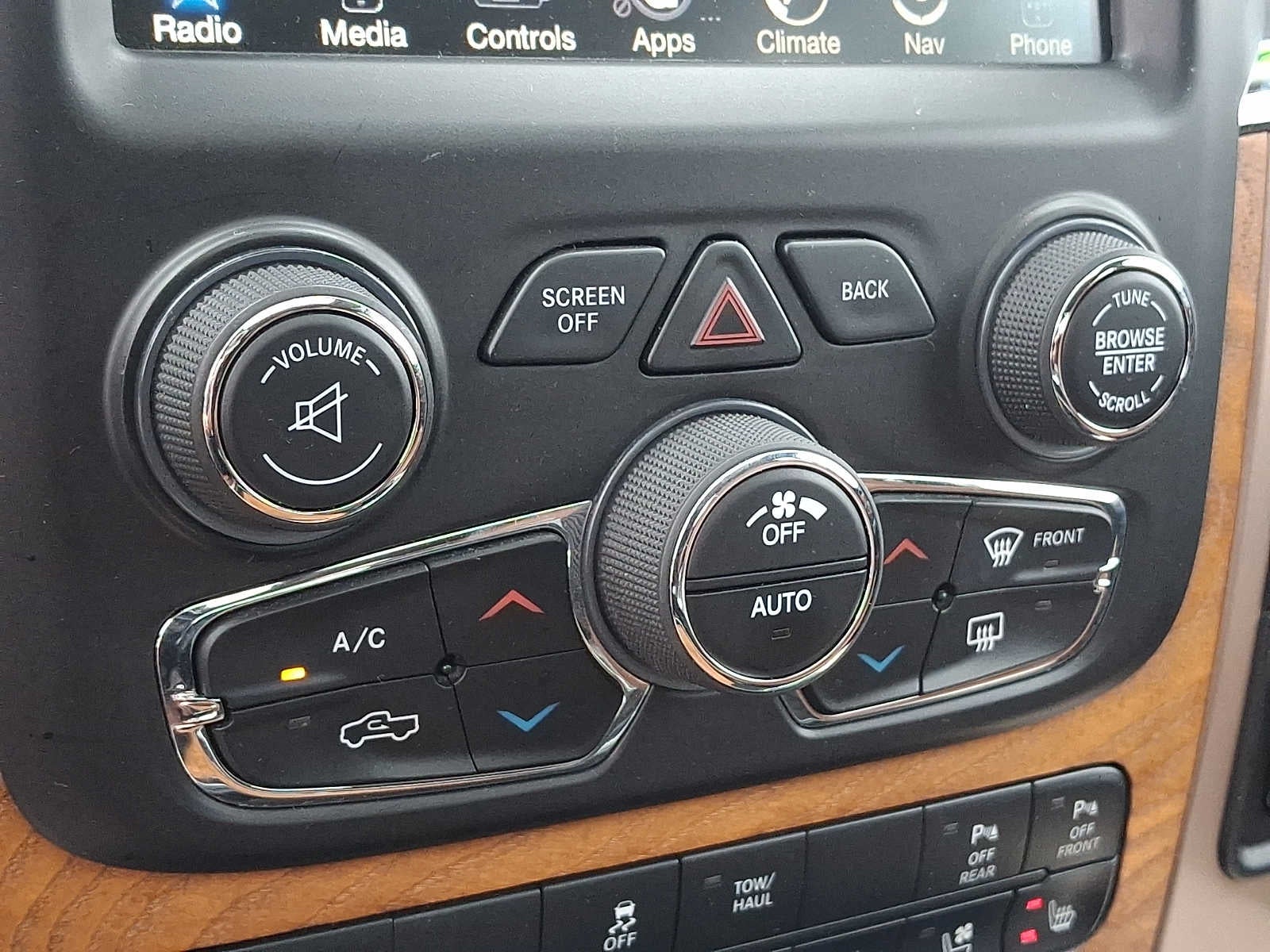 2017 RAM 1500 Longhorn 4x4 Crew Cab 57 Box
