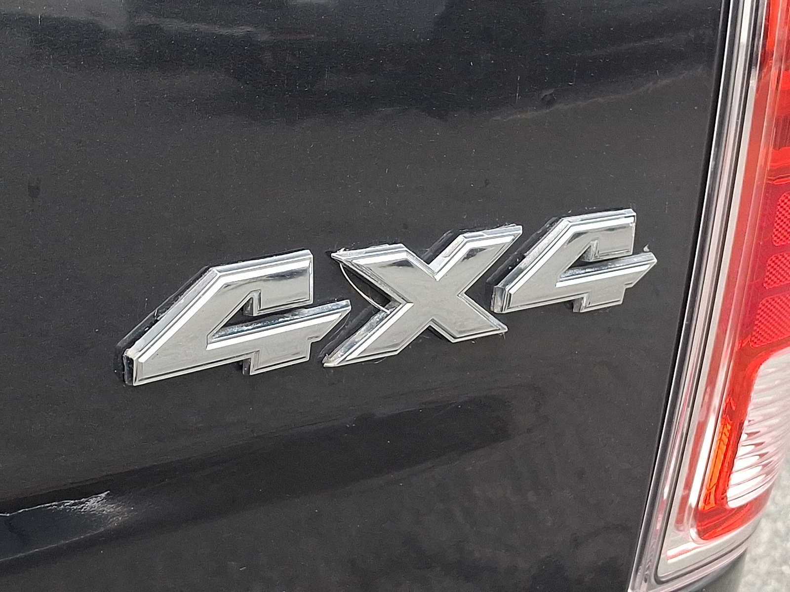 2017 RAM 1500 Longhorn 4x4 Crew Cab 57 Box