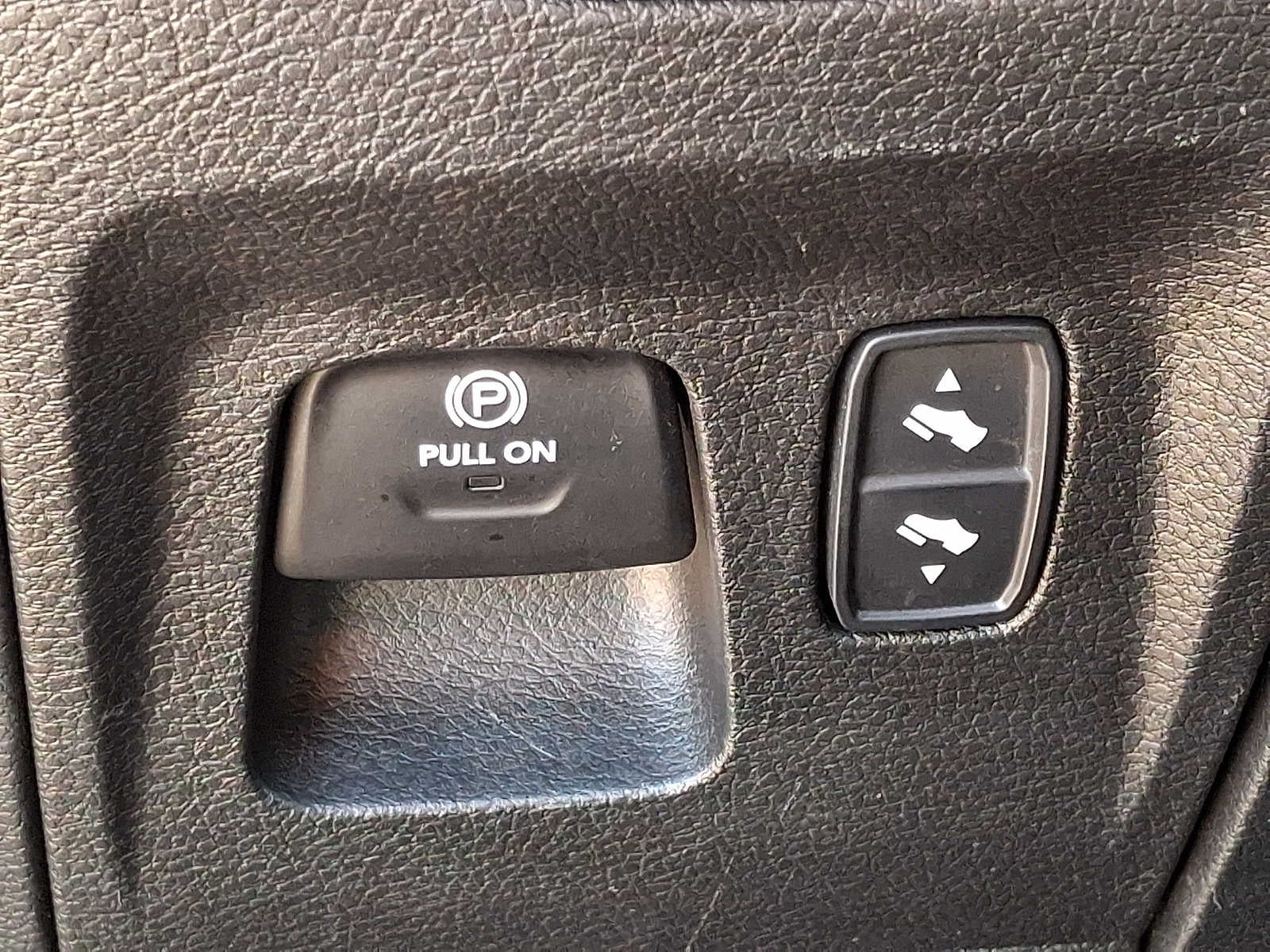 2025 RAM 1500 Big Horn 4x4 Crew Cab 57 Box