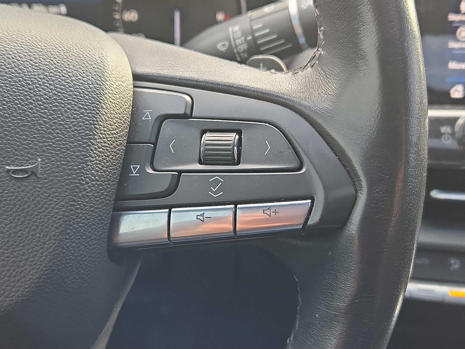 2023 Cadillac CT4 4dr Sdn Luxury