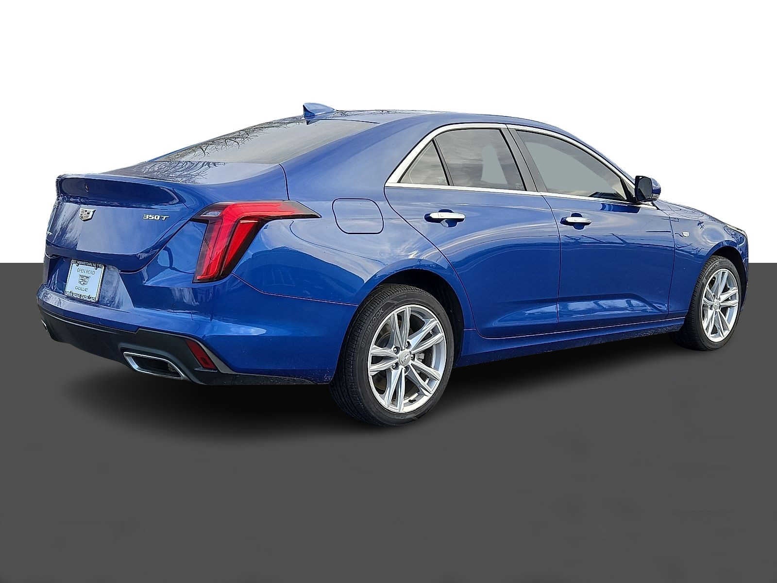 2023 Cadillac CT4 4dr Sdn Luxury