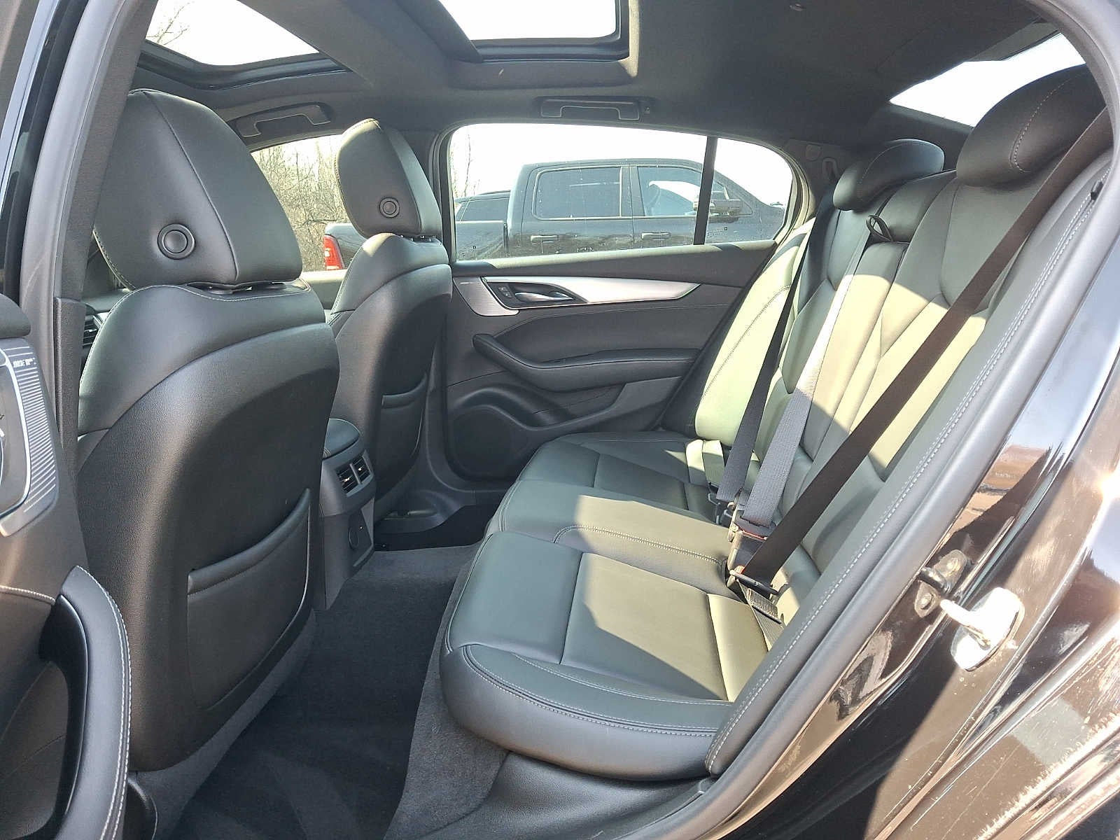 2023 Cadillac CT5 4dr Sdn Luxury