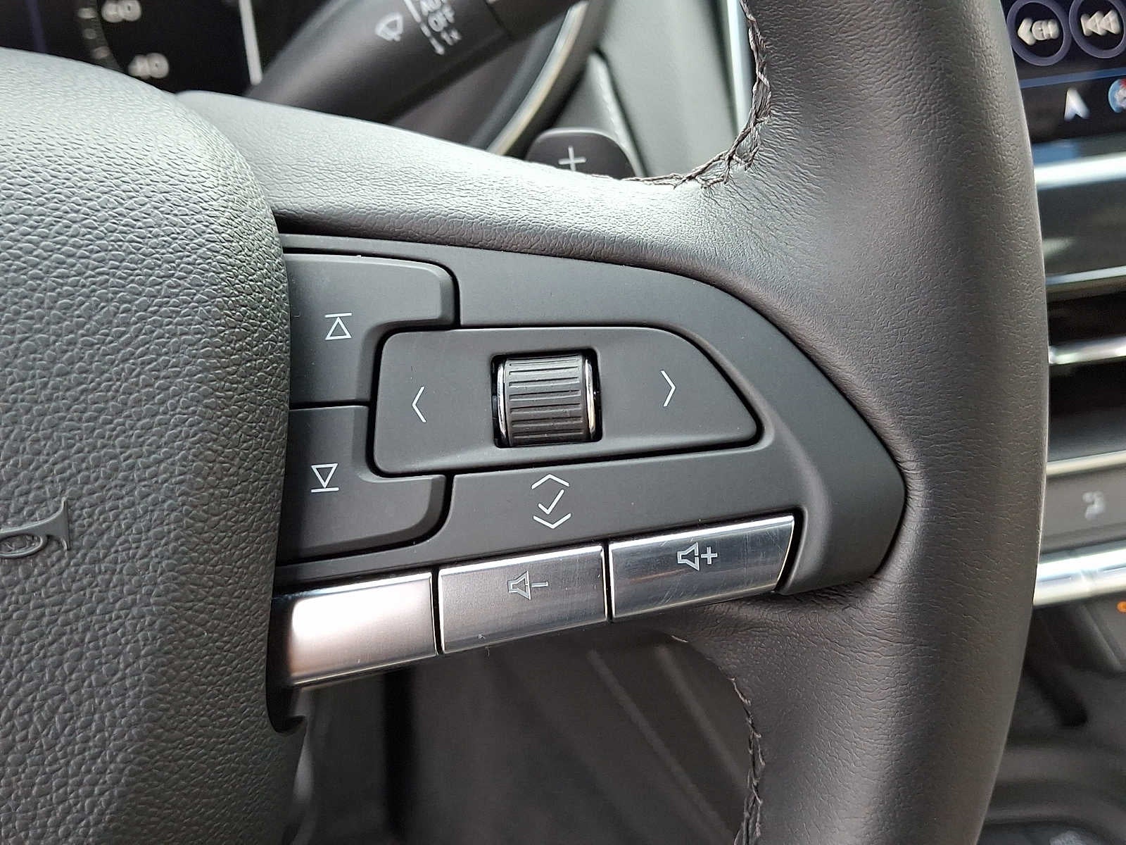 2023 Cadillac CT5 4dr Sdn Luxury