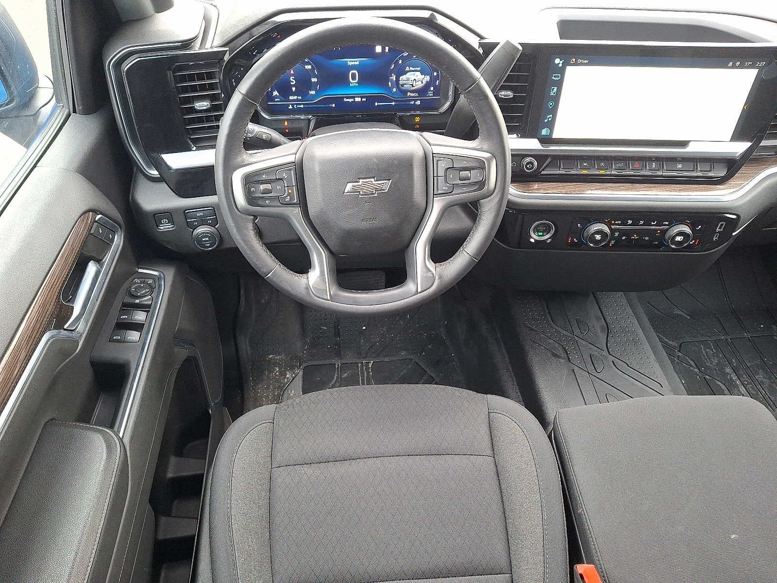 2022 Chevrolet Silverado 1500 4WD Crew Cab 157 RST