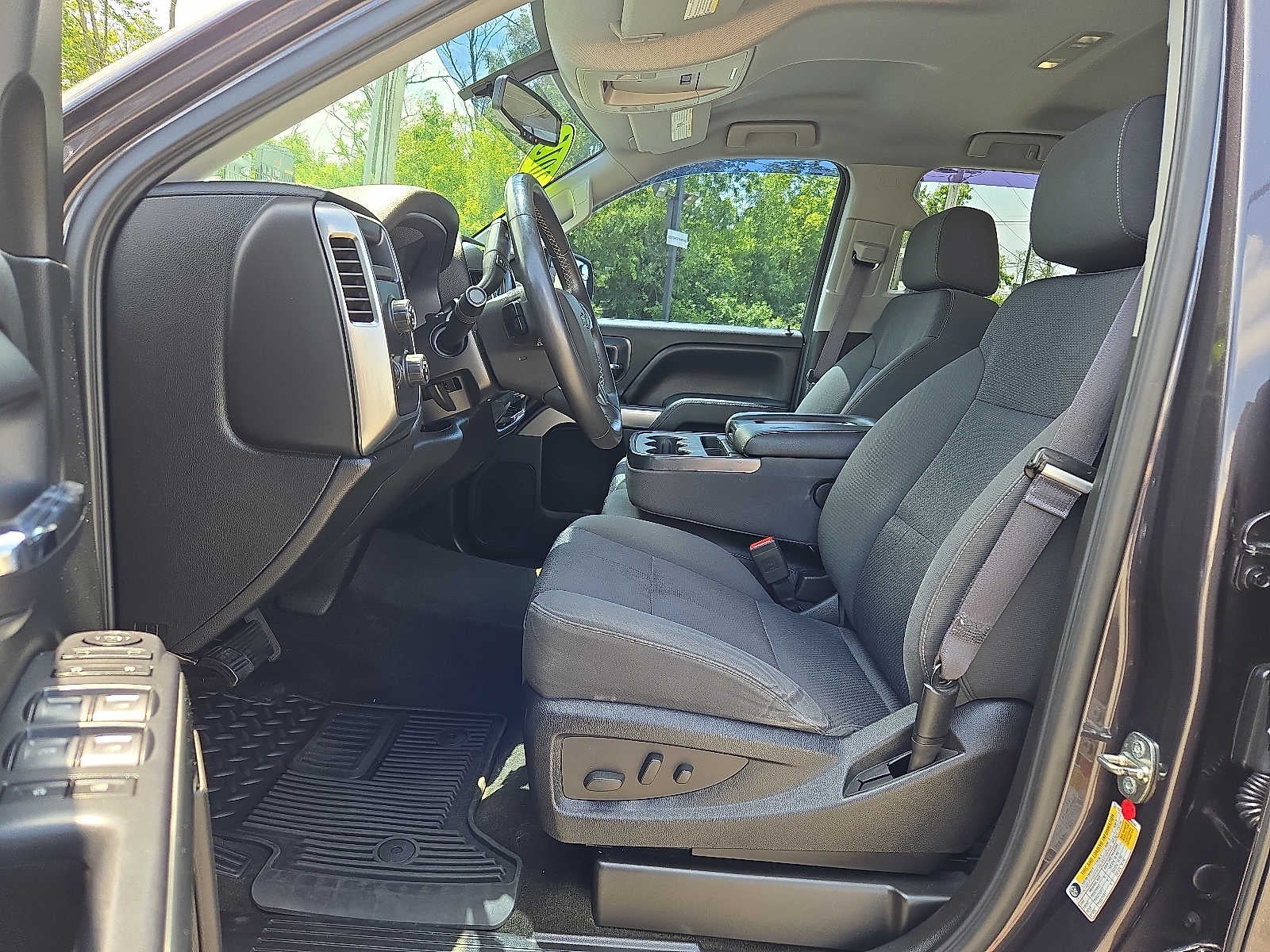 2015 Chevrolet Silverado 1500 4WD Double Cab 143.5 LT w/1LT