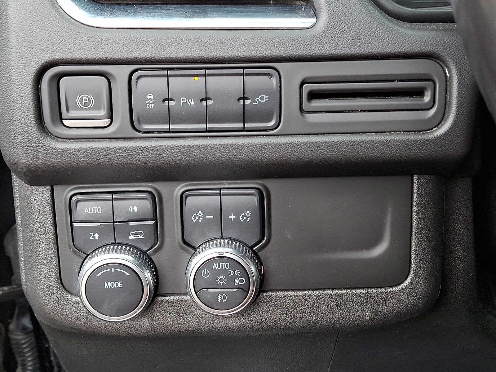2021 GMC Yukon 4WD 4dr SLE