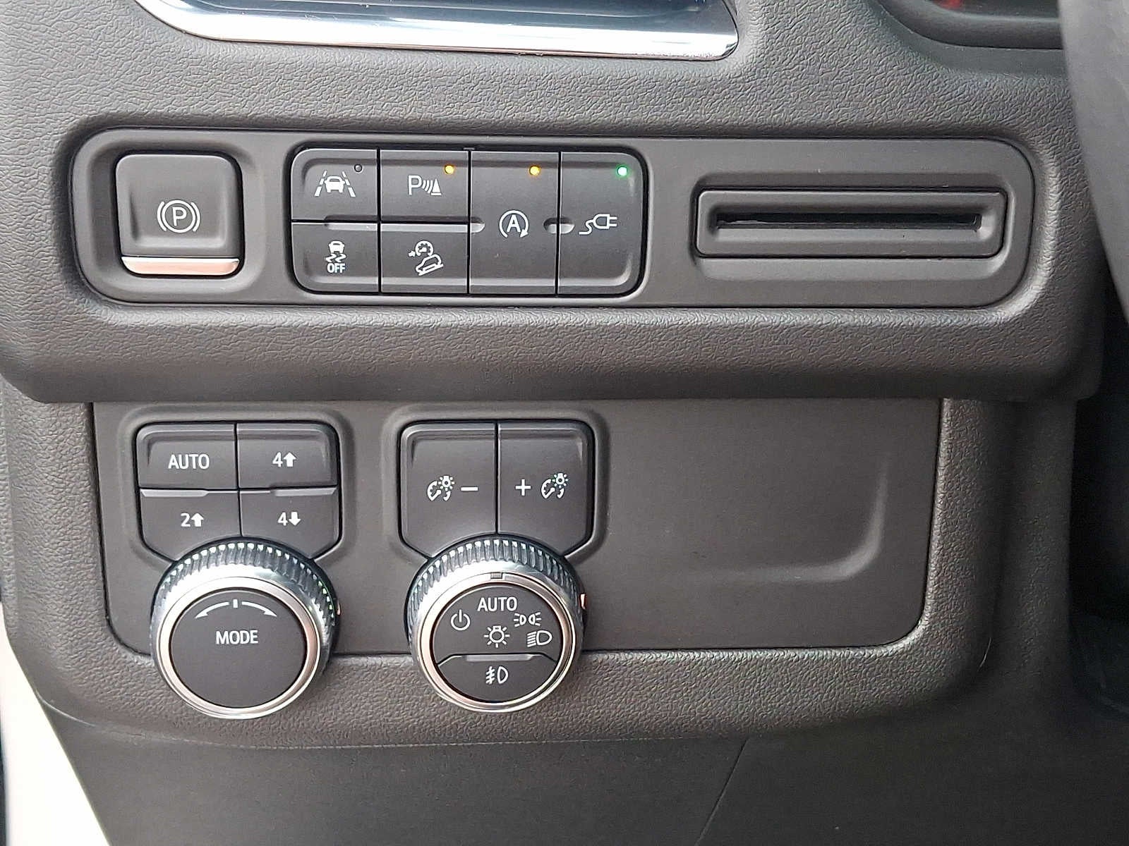 2022 GMC Yukon 4WD 4dr AT4