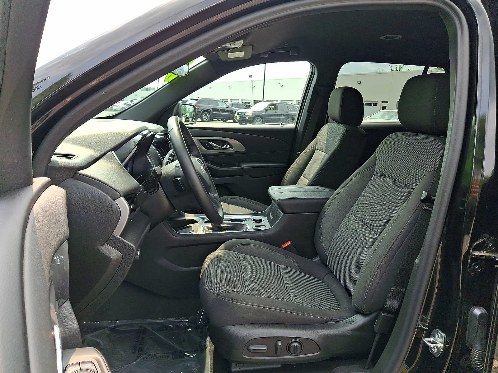 2023 Chevrolet Traverse AWD 4dr LT Cloth w/1LT