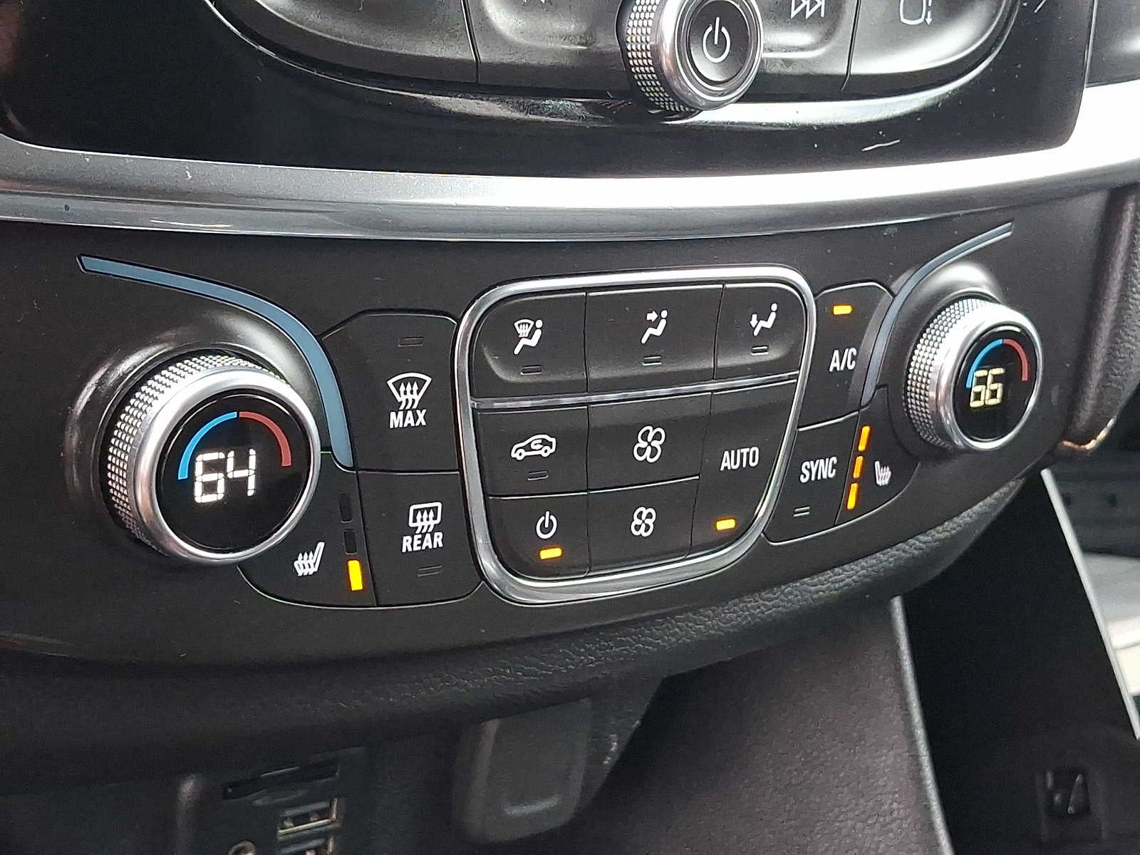 2021 Chevrolet Traverse AWD 4dr LT Leather
