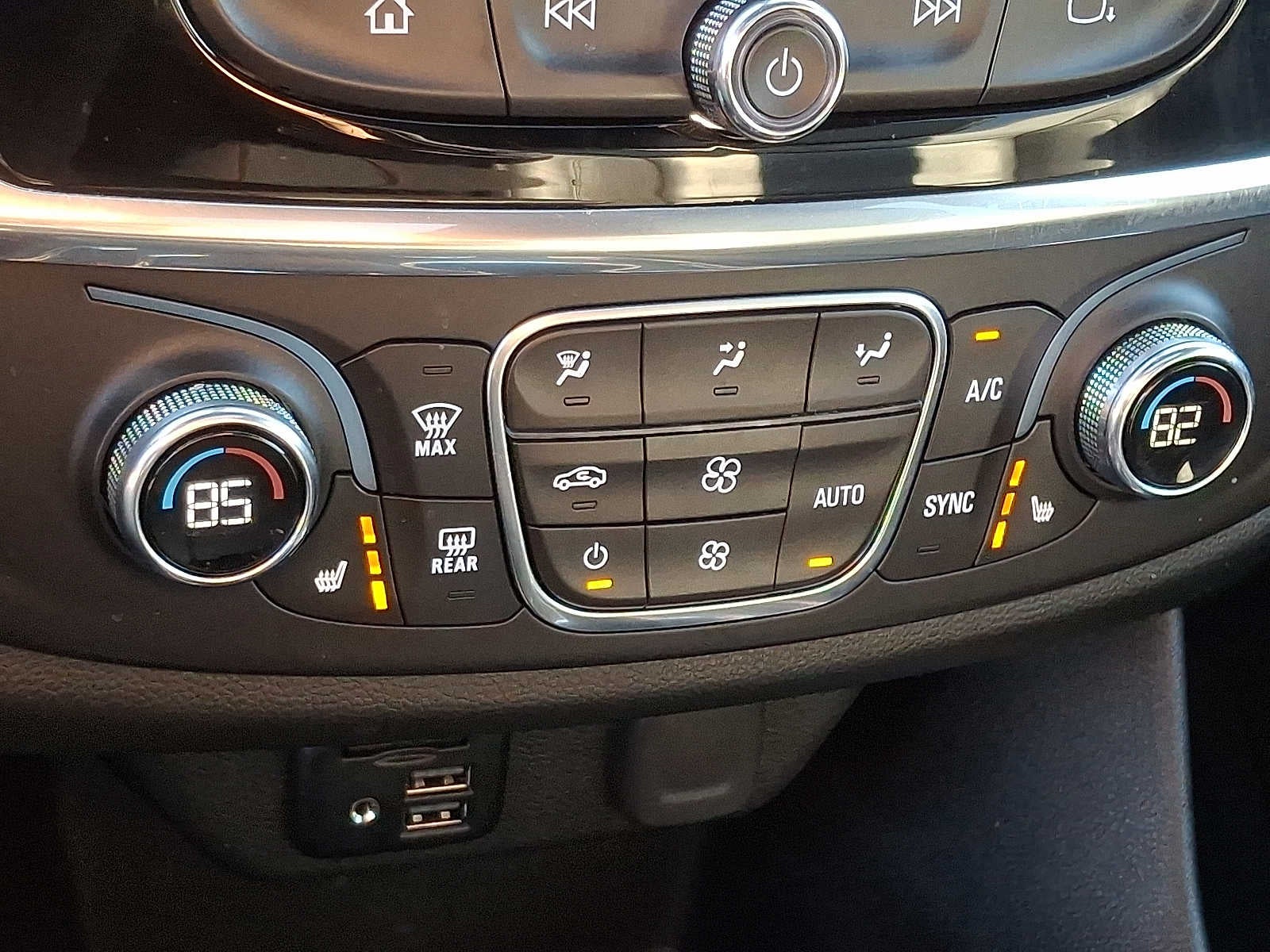 2023 Chevrolet Traverse AWD 4dr RS