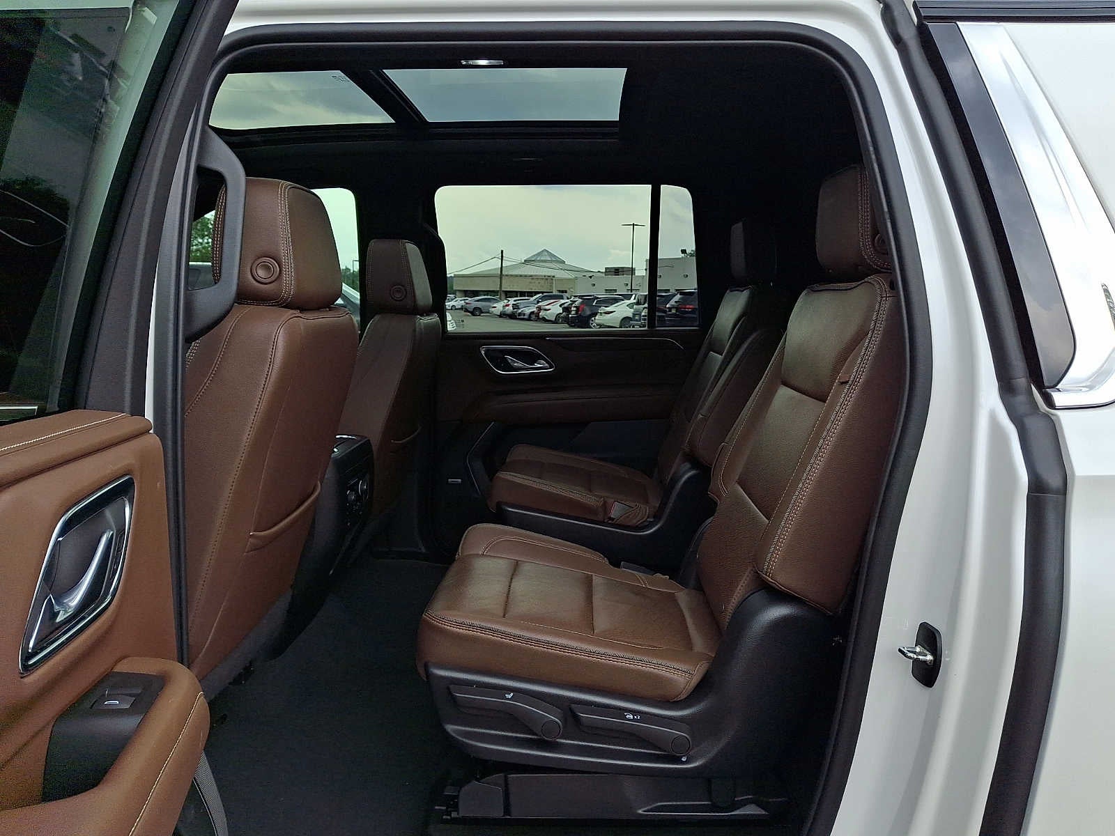 2023 Chevrolet Suburban 4WD 4dr High Country