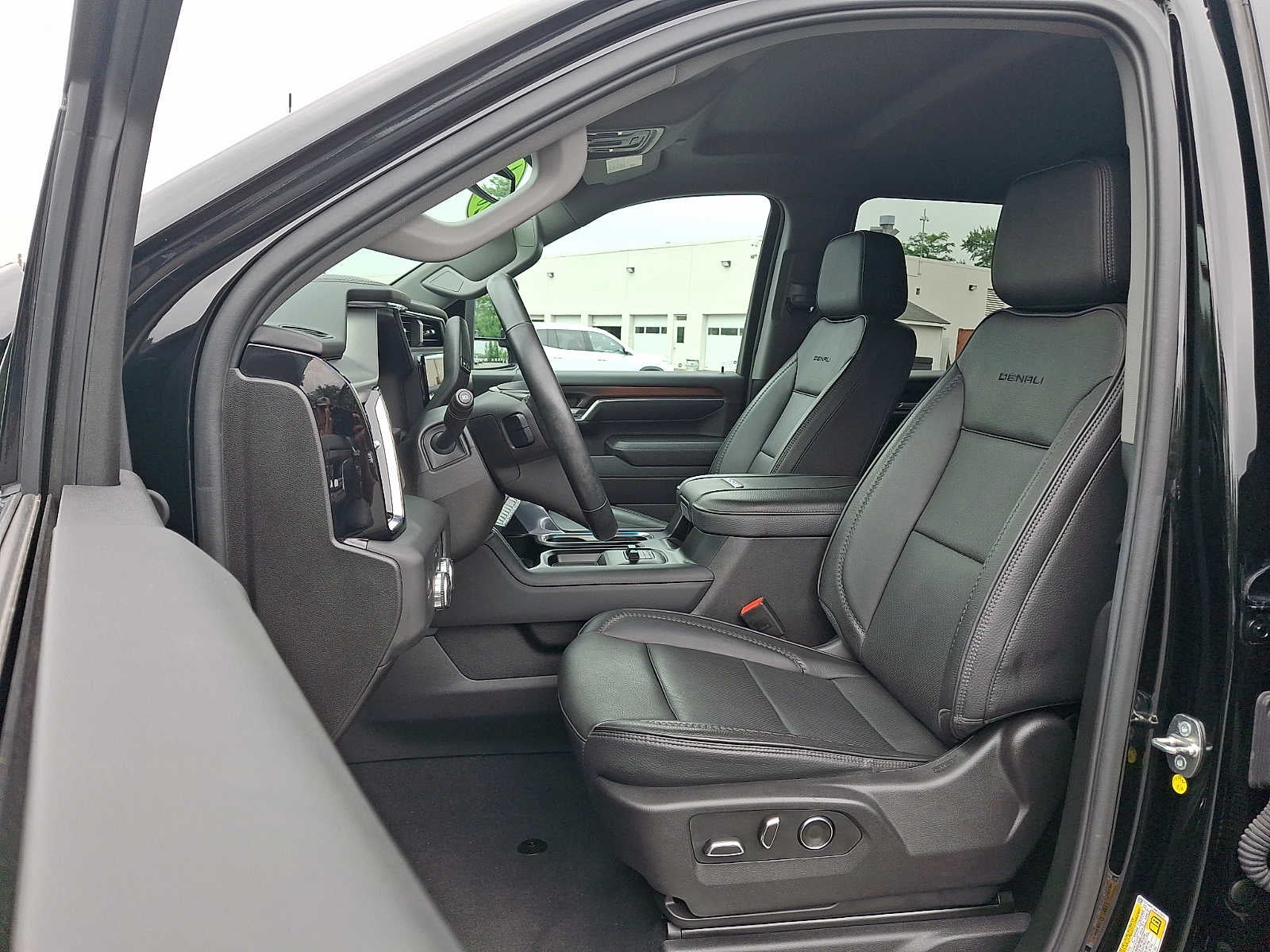 2024 GMC Sierra 2500HD 4WD Crew Cab 159 Denali