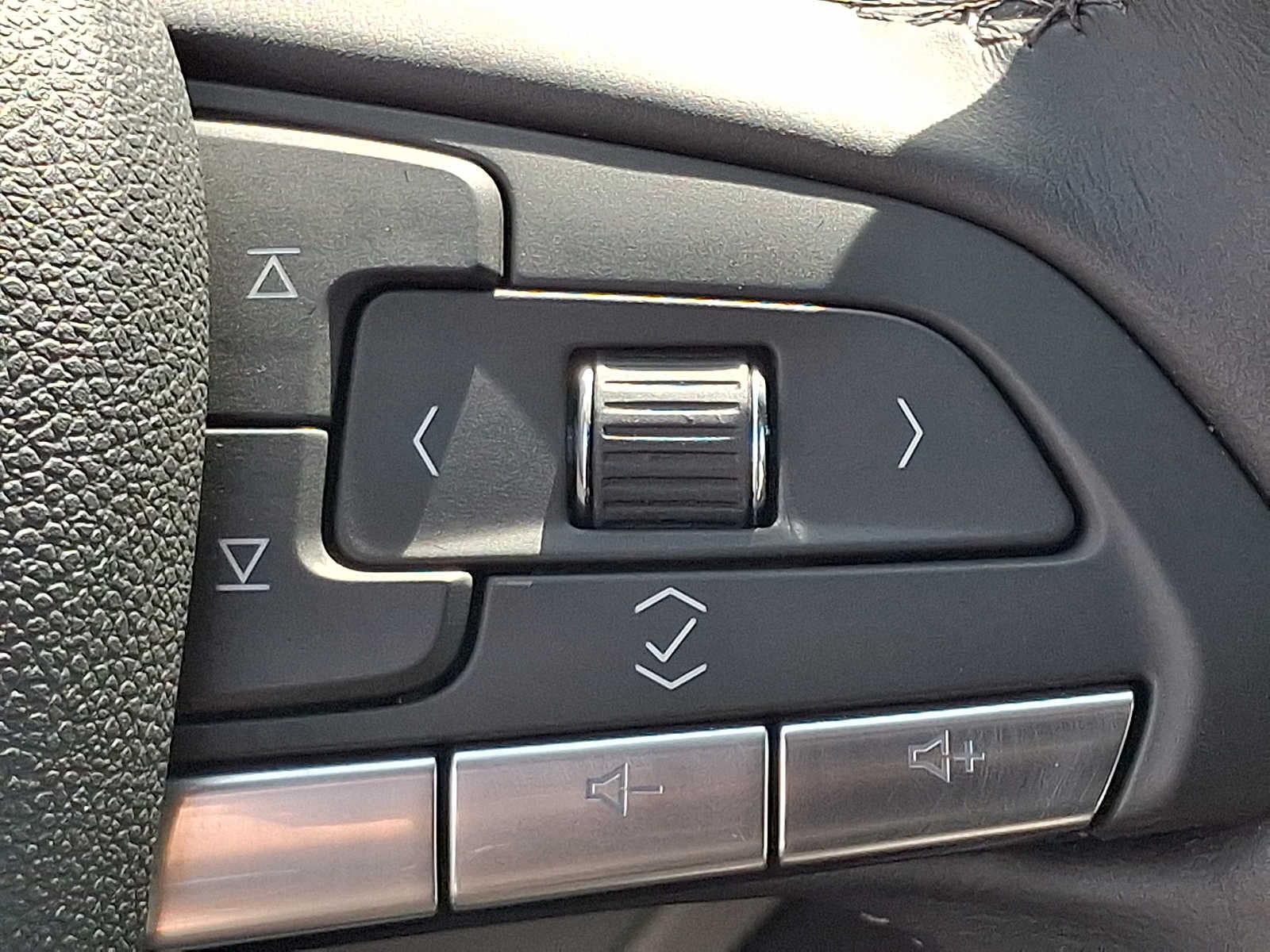 2023 Cadillac XT4 AWD 4dr Luxury