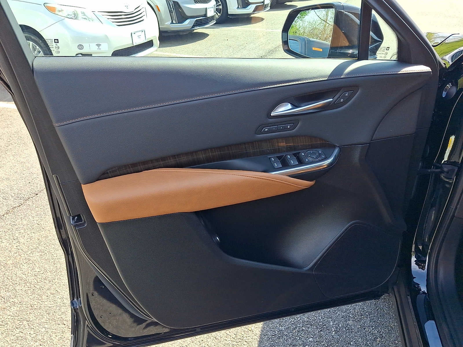 2023 Cadillac XT4 AWD 4dr Premium Luxury