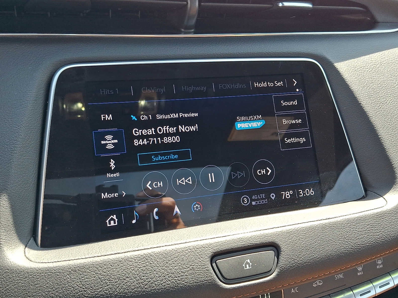 2023 Cadillac XT4 AWD 4dr Premium Luxury