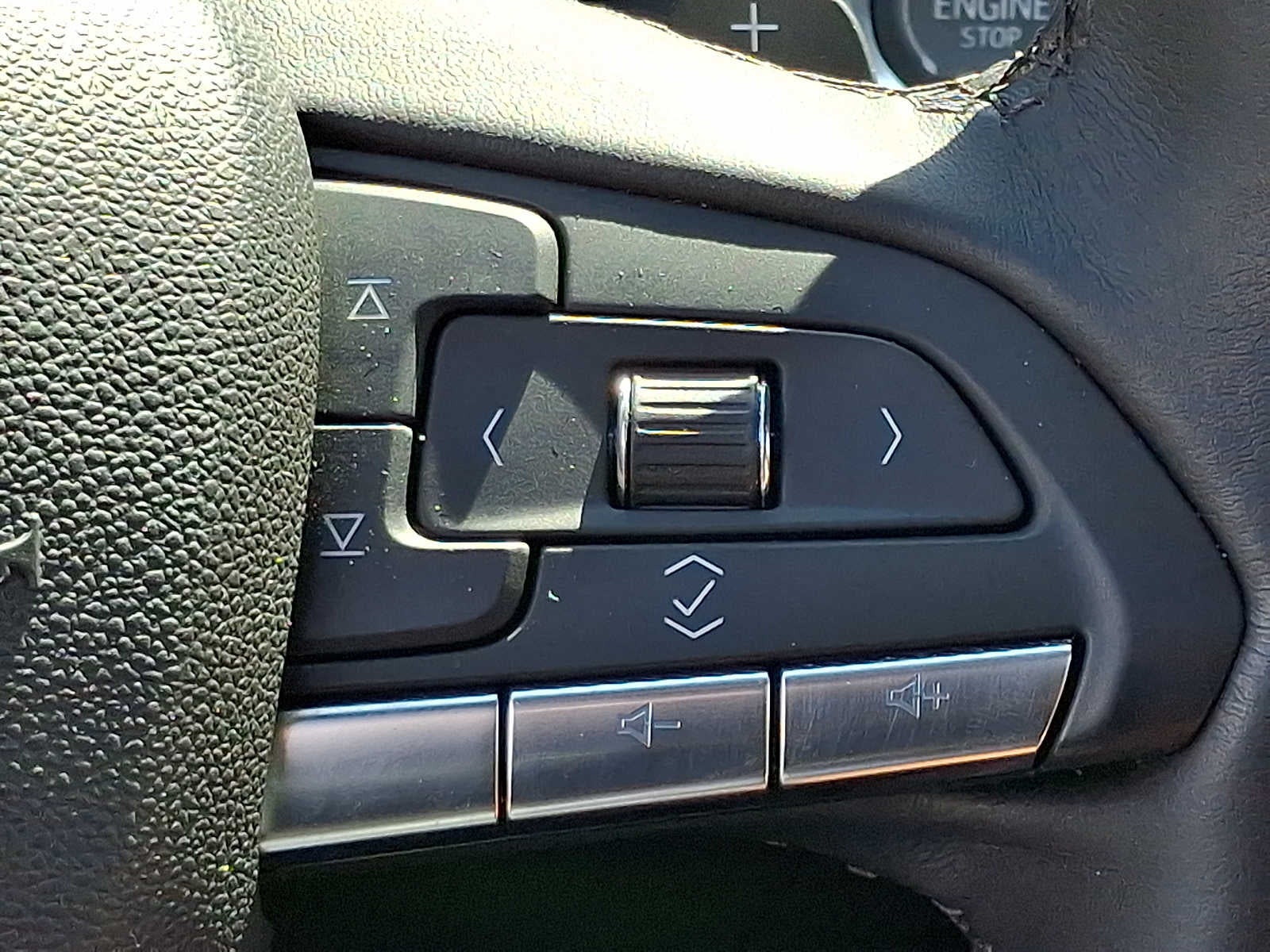 2023 Cadillac XT4 AWD 4dr Premium Luxury