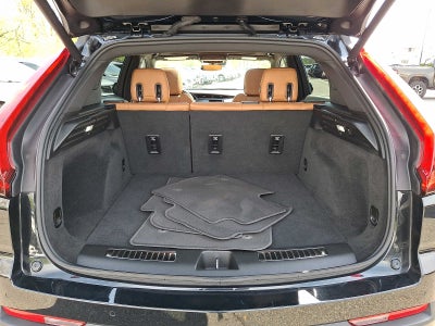 2023 Cadillac XT4 AWD 4dr Premium Luxury
