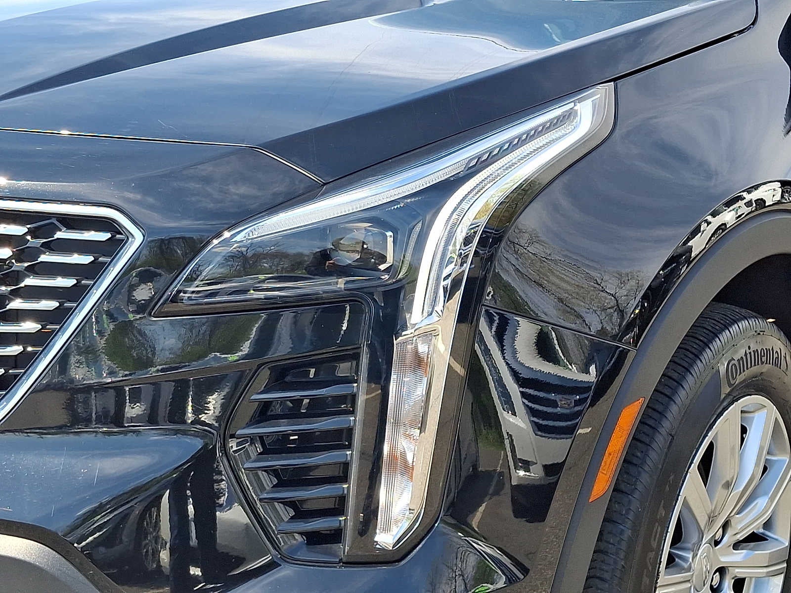 2023 Cadillac XT4 AWD 4dr Premium Luxury